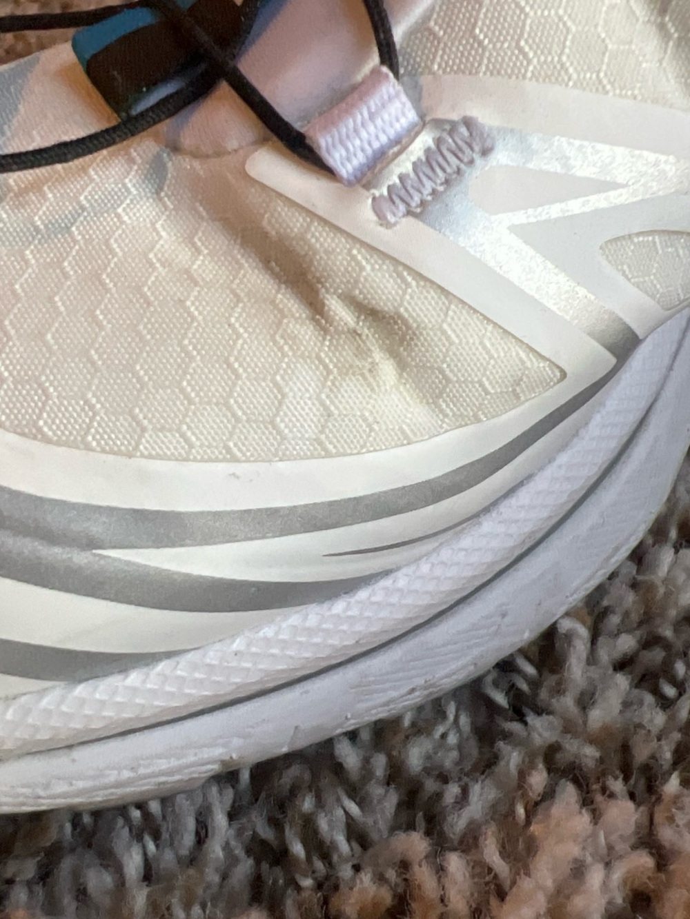 Salomon Xt-6 Gtx Sneakers in White & Silver - Picture 3 of 7